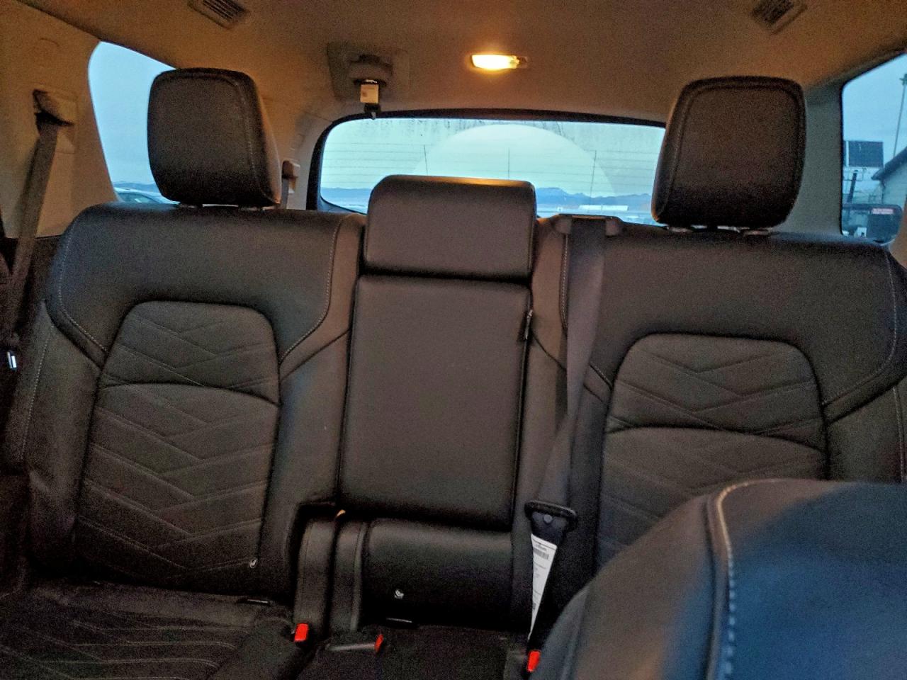 Nissan Pathfinder Platinum Image 12