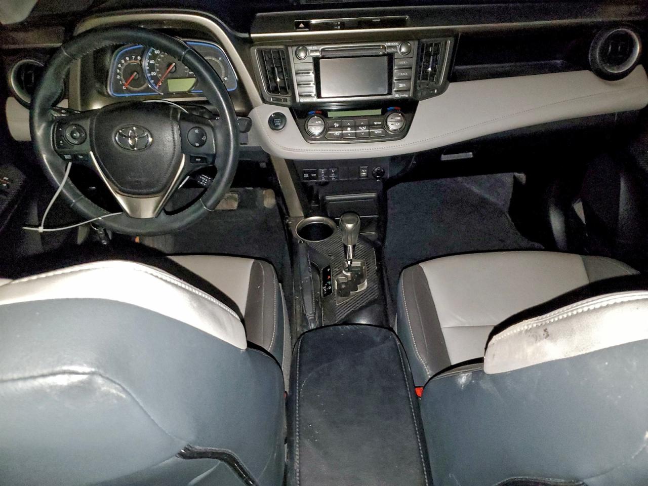 Toyota RAV4 Limited Image 9