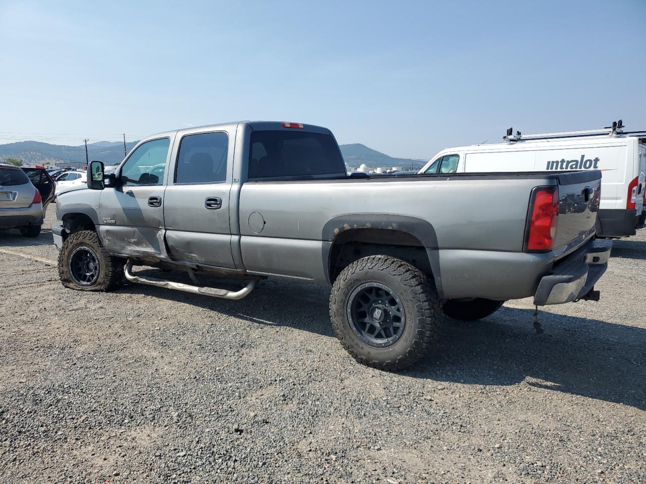 Chevrolet Silverado K3500 Image 9