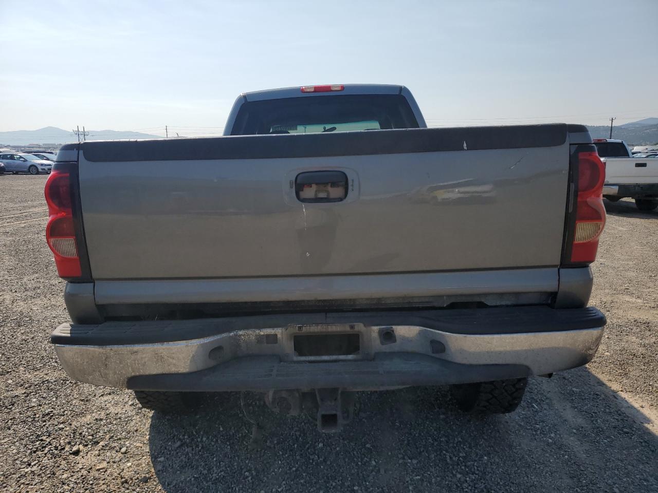 Chevrolet Silverado K3500 Image 5