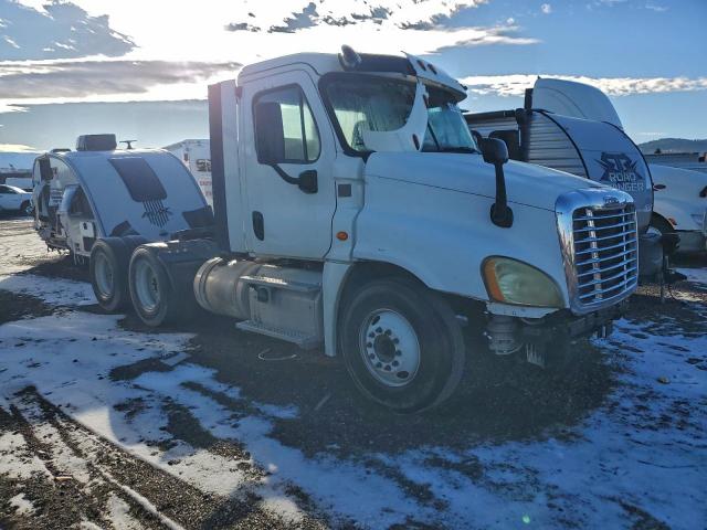  Salvage Freightliner Cascadia 1