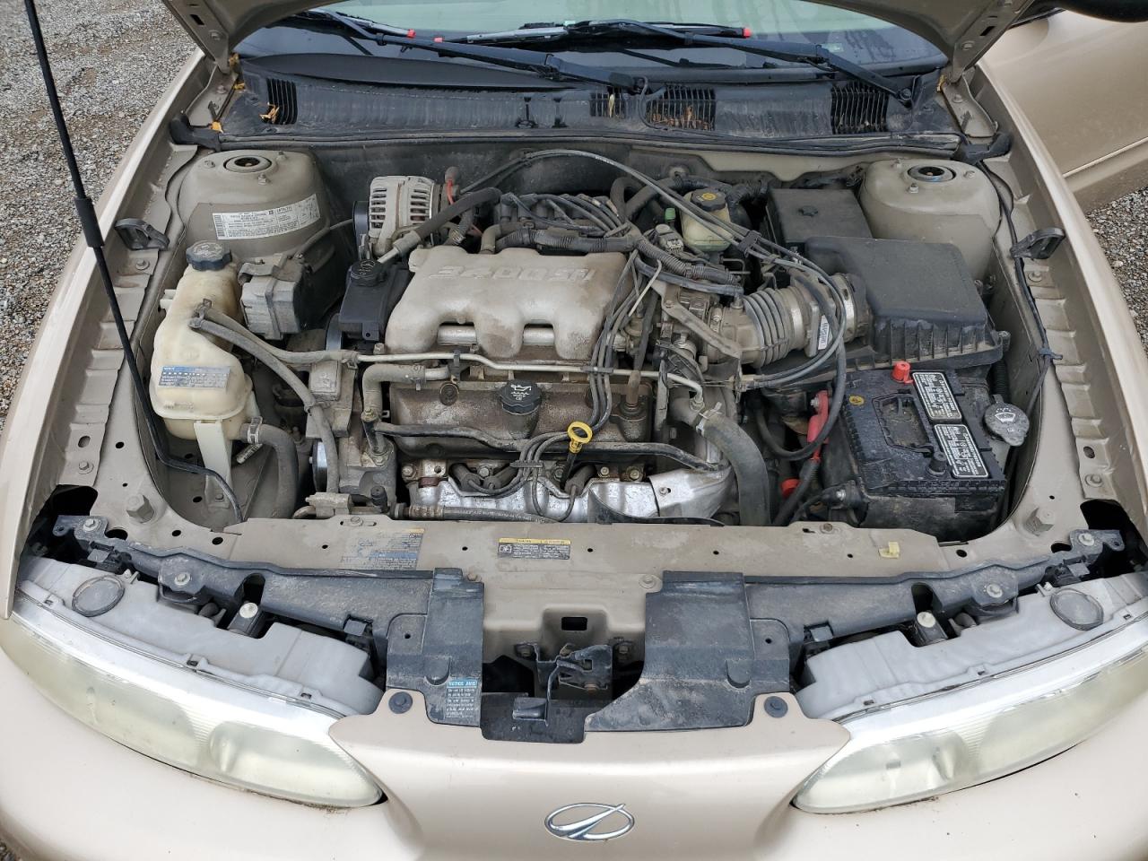 Oldsmobile Alero Gl Image 12