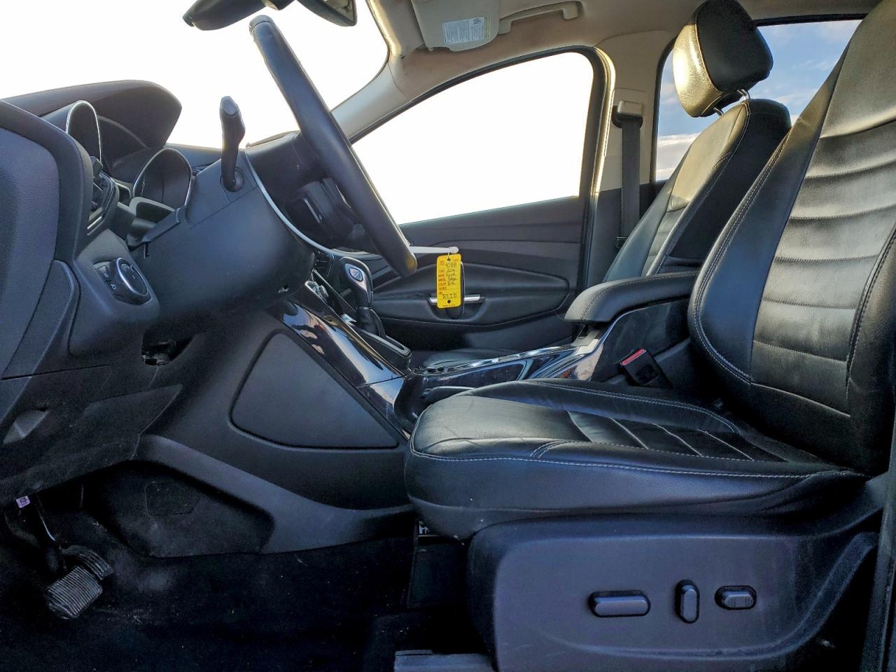 Ford Escape Titanium Image 9