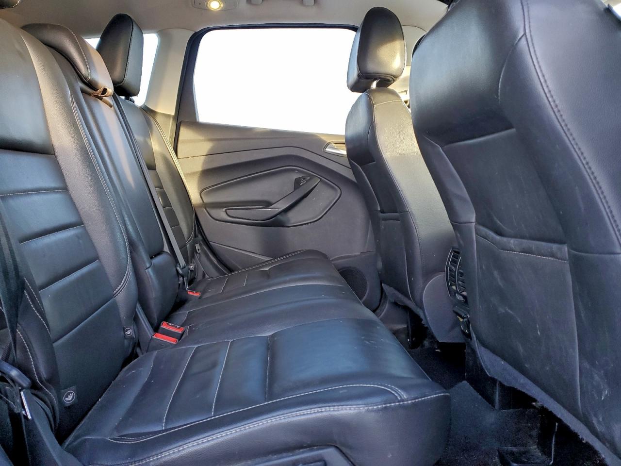 Ford Escape Titanium Image 3