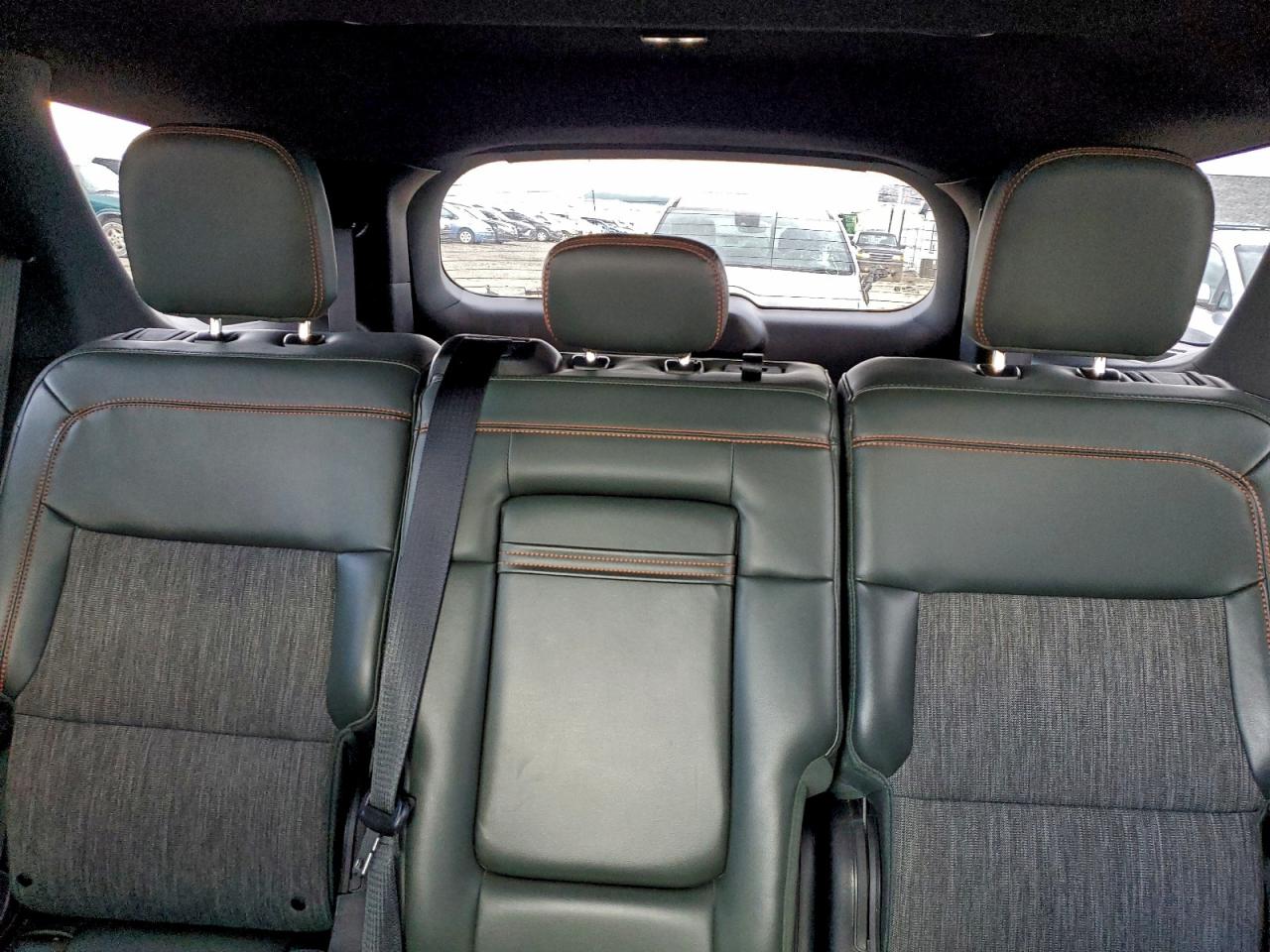 Ford Explorer Timberline Image 13