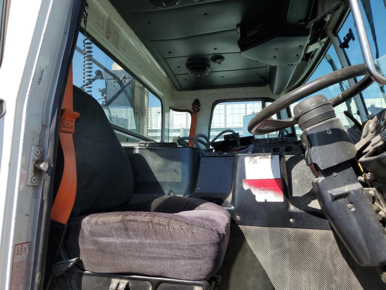 Autocar Llc Xpeditor Image 5