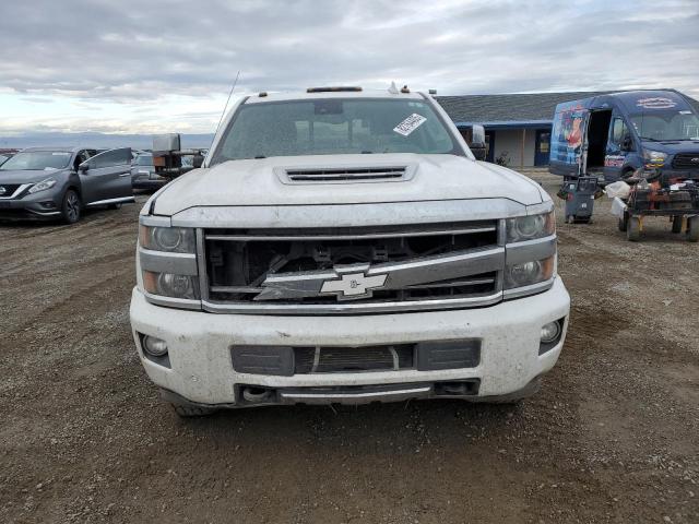 Chevrolet Silverado K3500 High Country Image 3