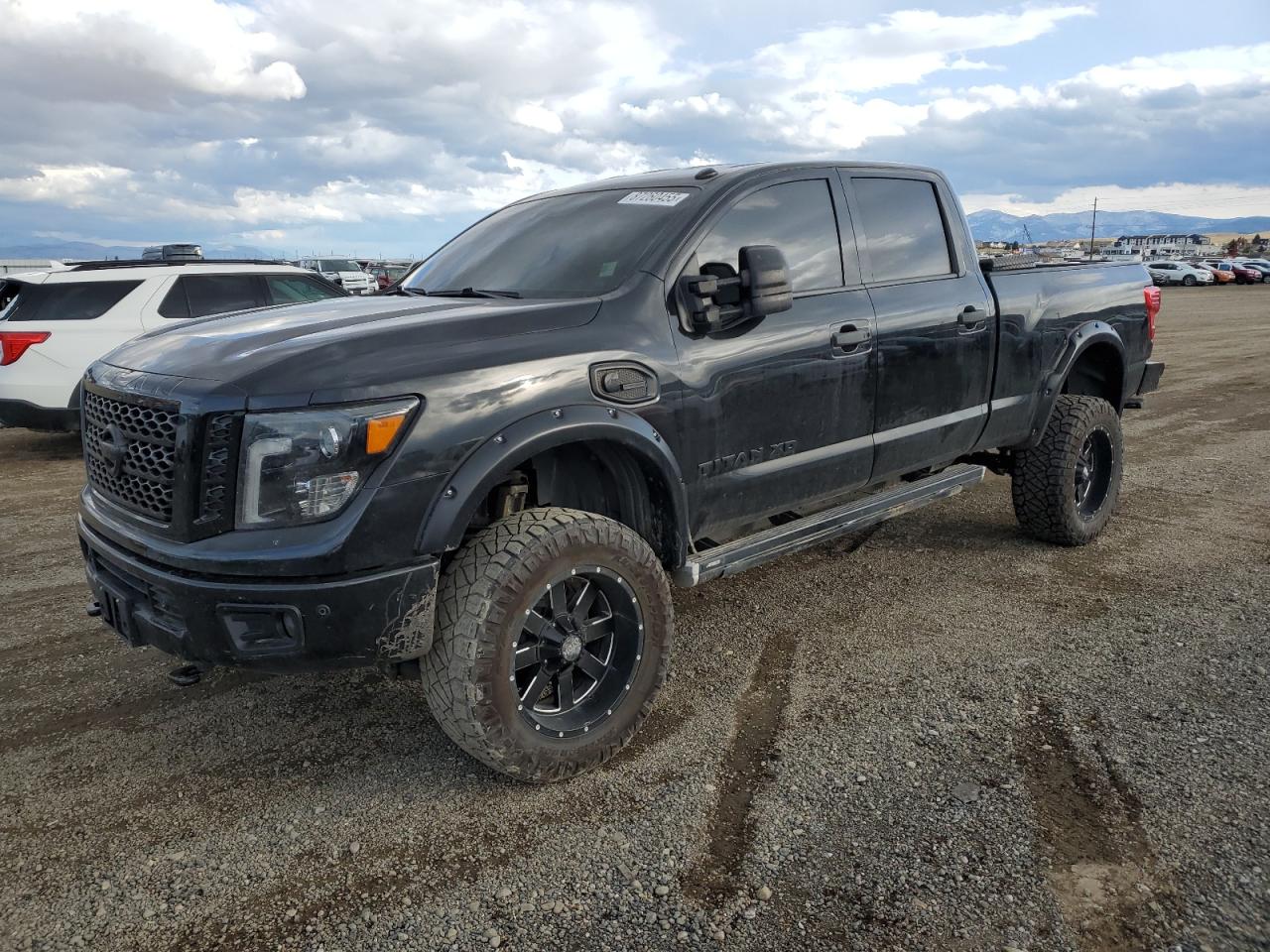 Nissan Titan Sl Image 1