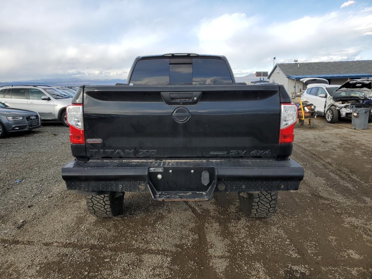 Nissan Titan Sl Image 4