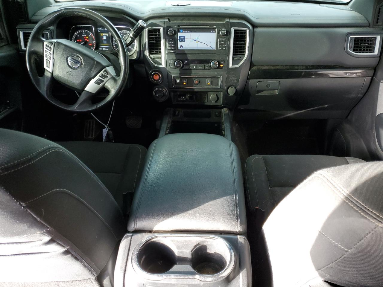 Nissan Titan Sl Image 2