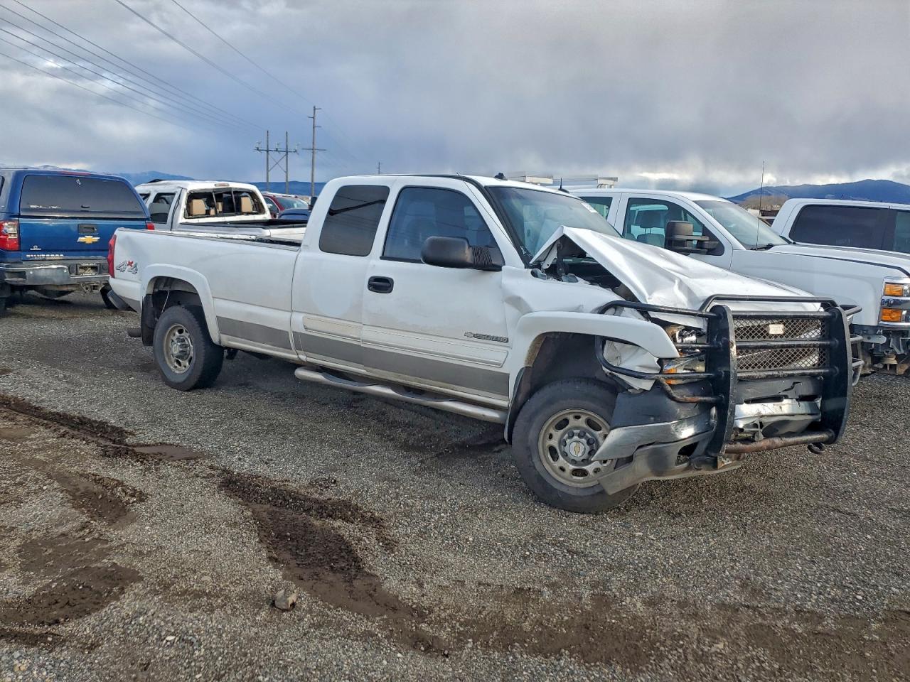 Chevrolet Silverado K2500 Heavy Duty Image 3