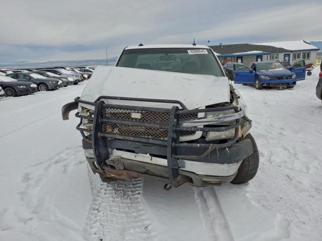 Chevrolet Silverado K2500 Heavy Duty Image 11