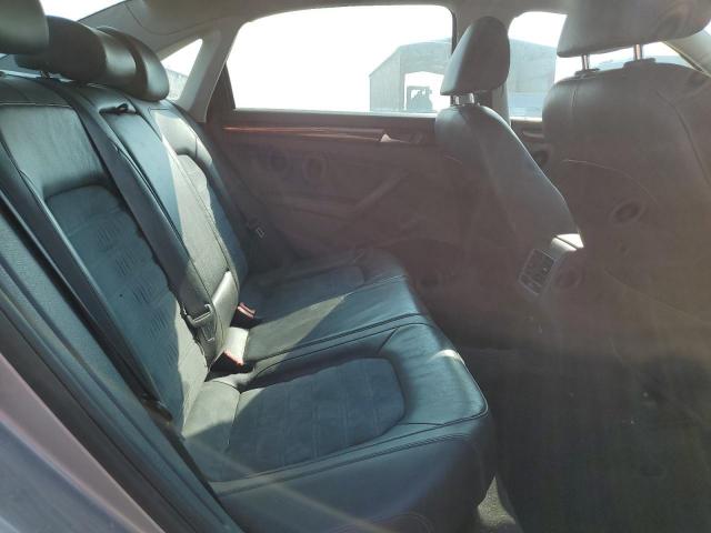 Volkswagen Passat Sel Image 12