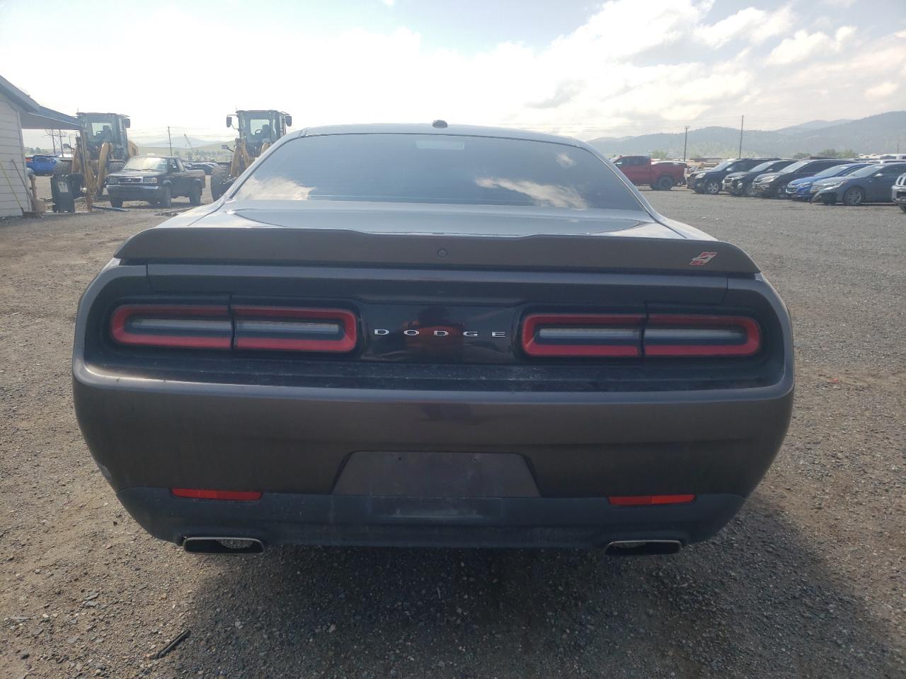 Dodge Challenger Sxt Image 2