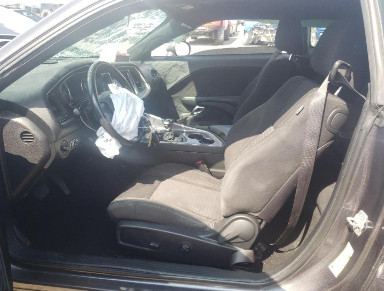 Dodge Challenger Sxt Image 8