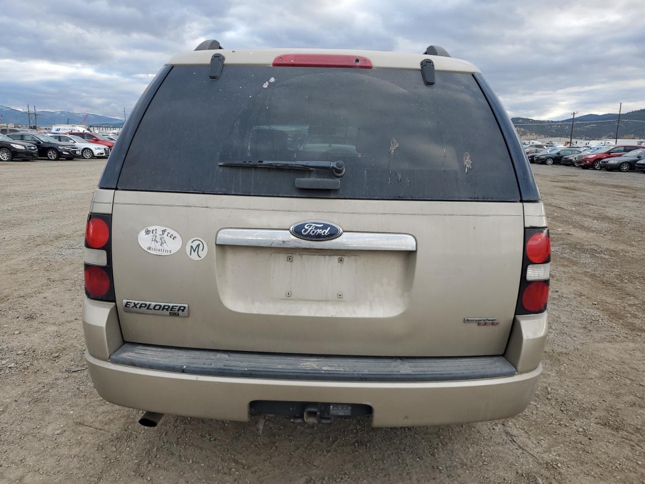 Ford Explorer Xlt Image 8