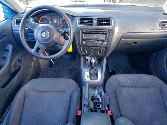 Volkswagen Jetta Base Image 3