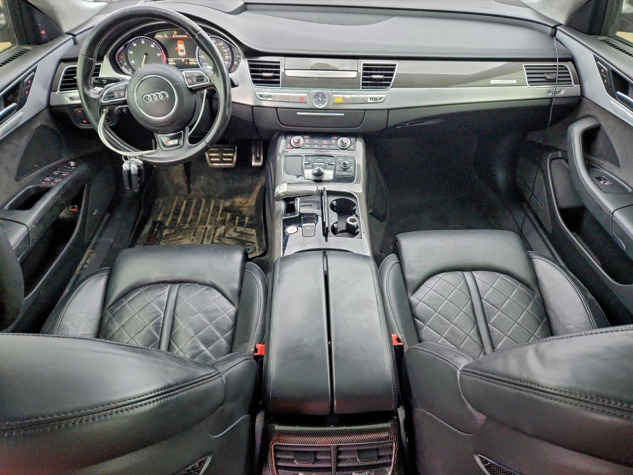 Audi S8 Plus Quattro Image 10