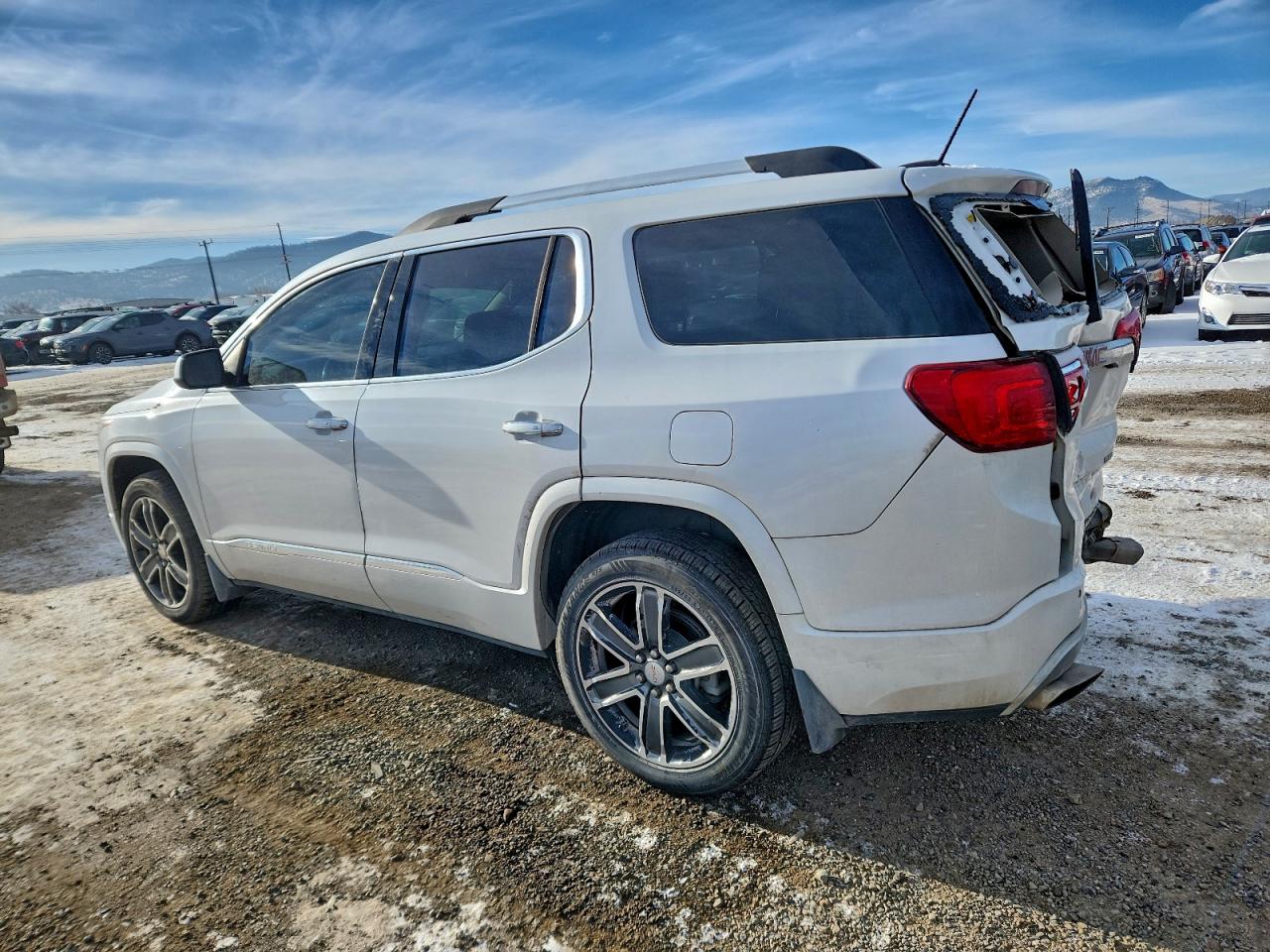 GMC Acadia Denali Image 9