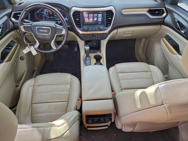 GMC Acadia Denali Image 13