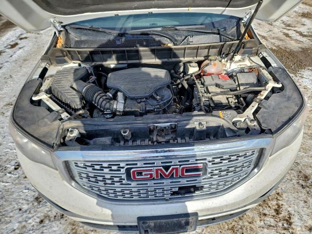 GMC Acadia Denali Image 6
