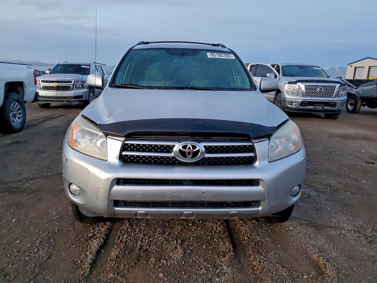 Toyota RAV4 Limited Image 2