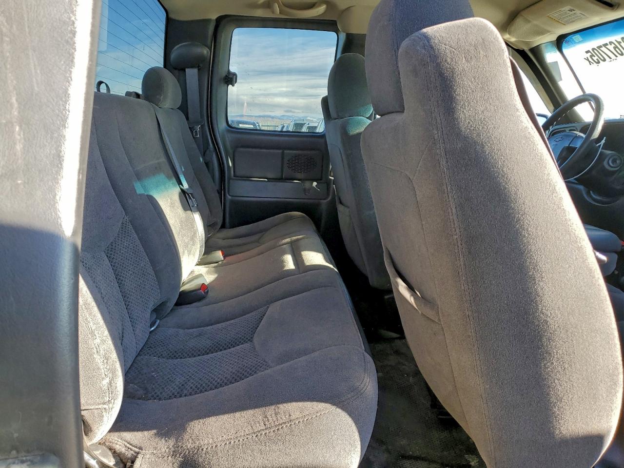 Chevrolet Silverado K1500 Image 9