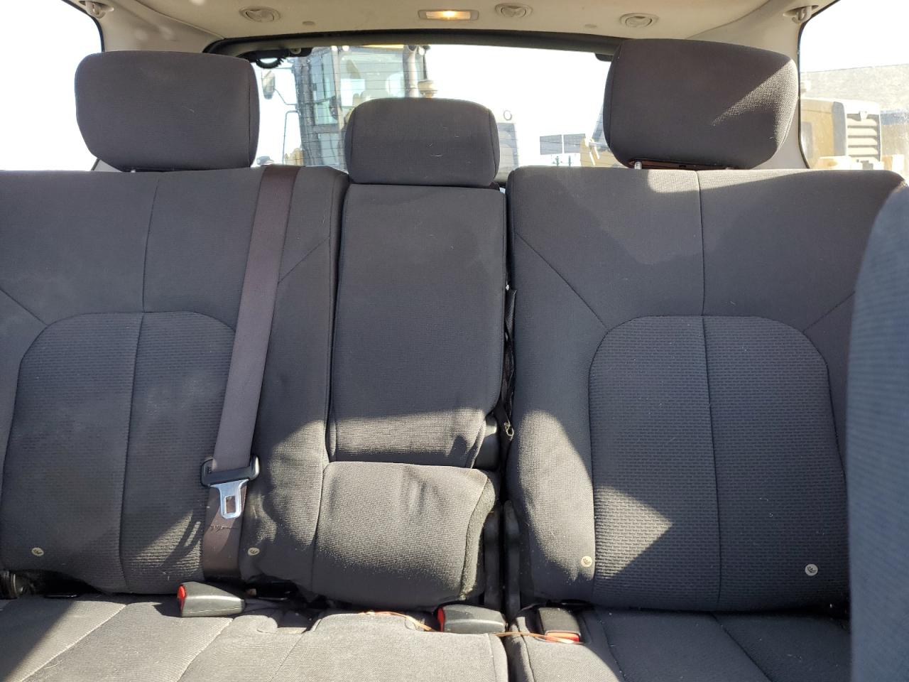 Mitsubishi Endeavor Ls Image 3