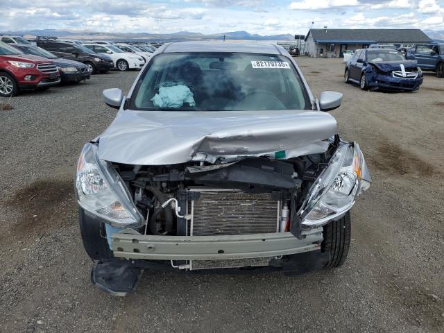 Nissan Versa S Image 3