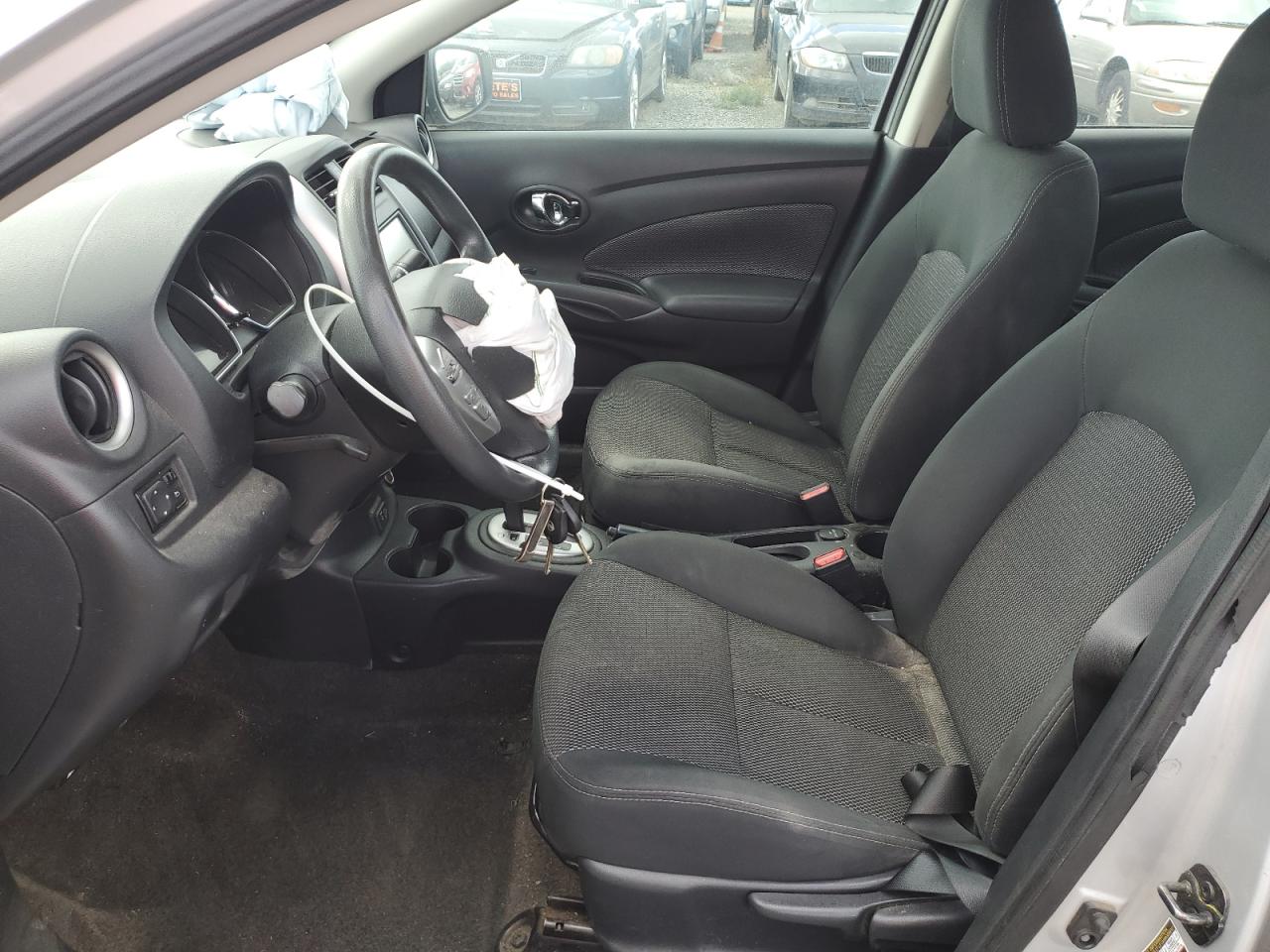 Nissan Versa S Image 13