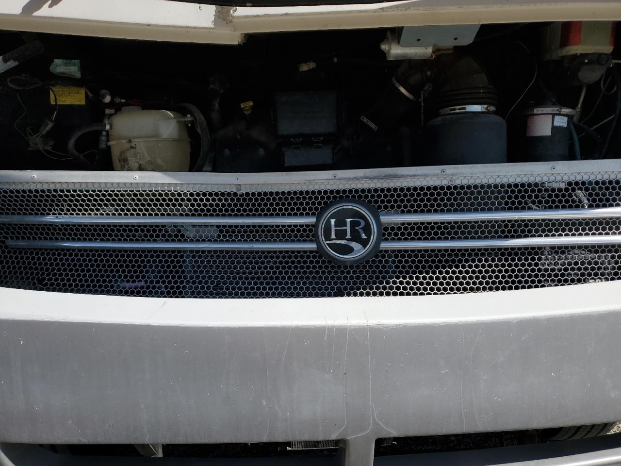 Ford F-550 Super Duty Stripped Chassis Image 5