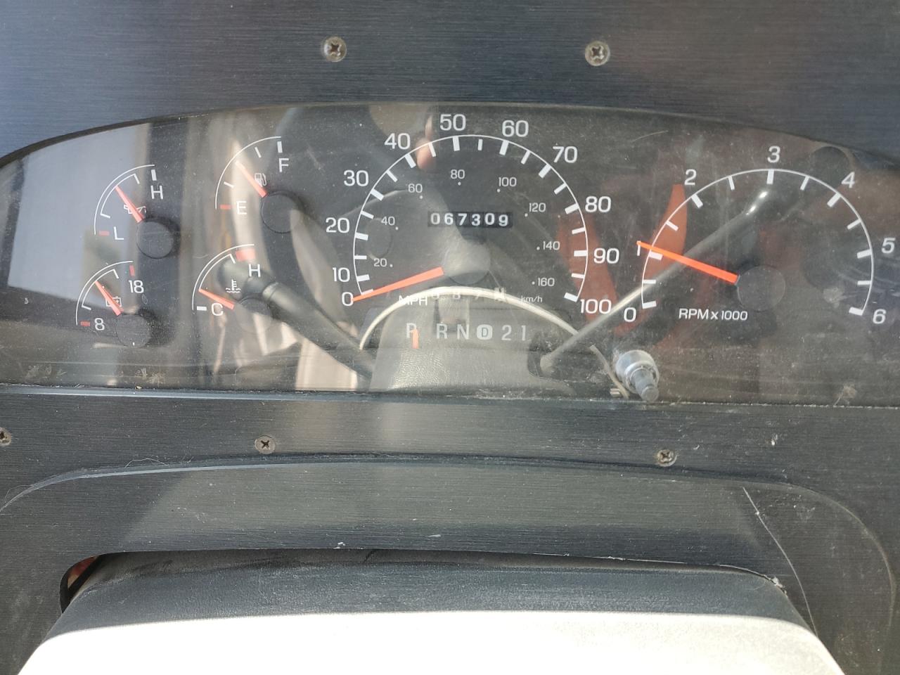 Ford F-550 Super Duty Stripped Chassis Image 6