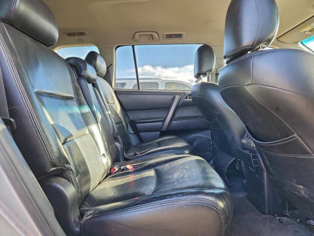 Toyota Highlander Sport Image 3