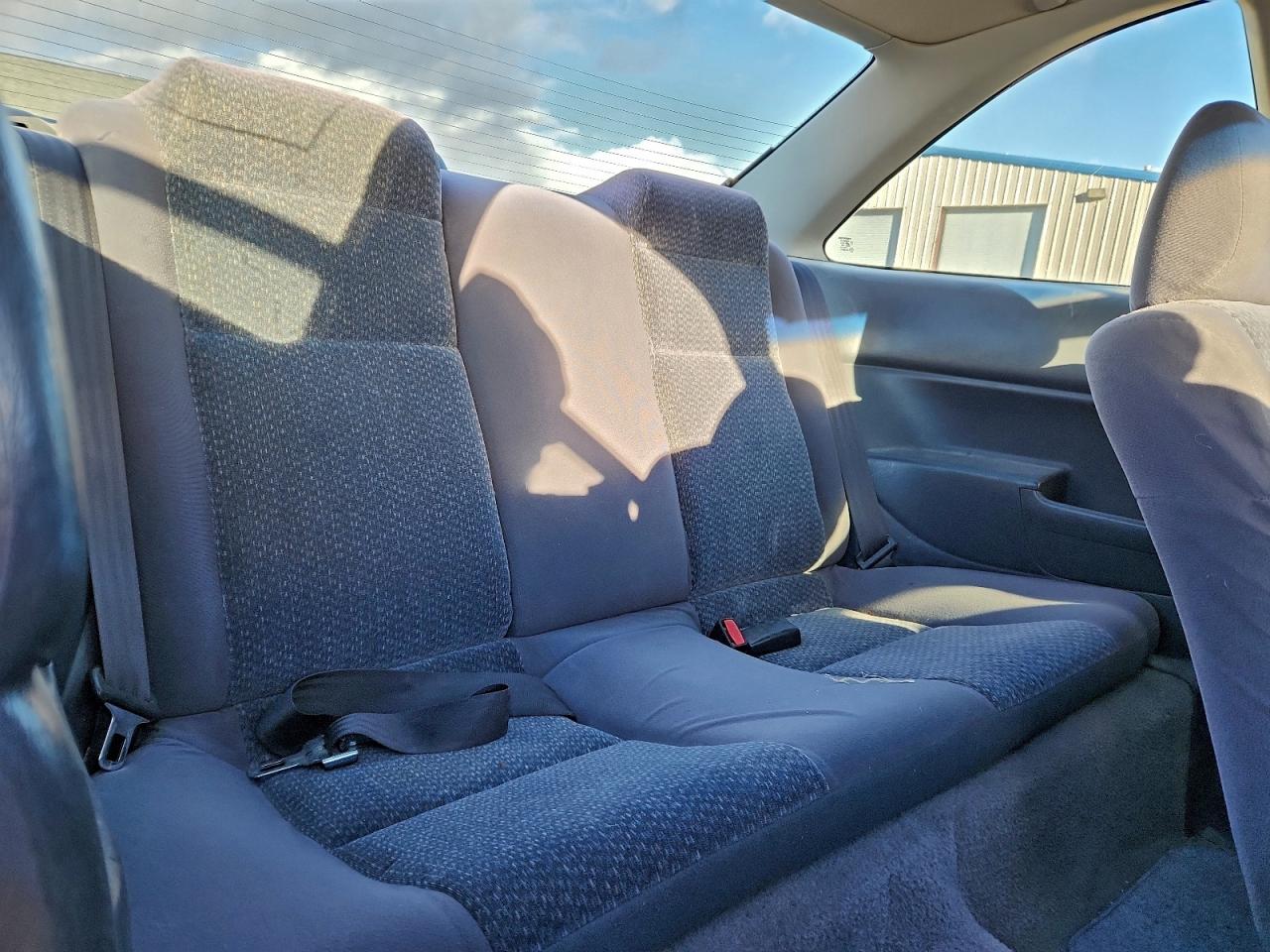 Honda Civic Dx Image 11