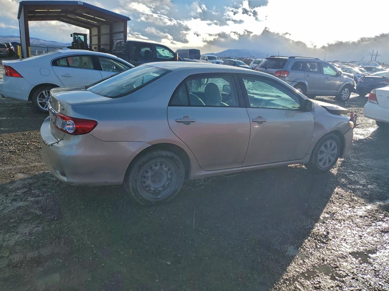 Toyota Corolla Base Image 3