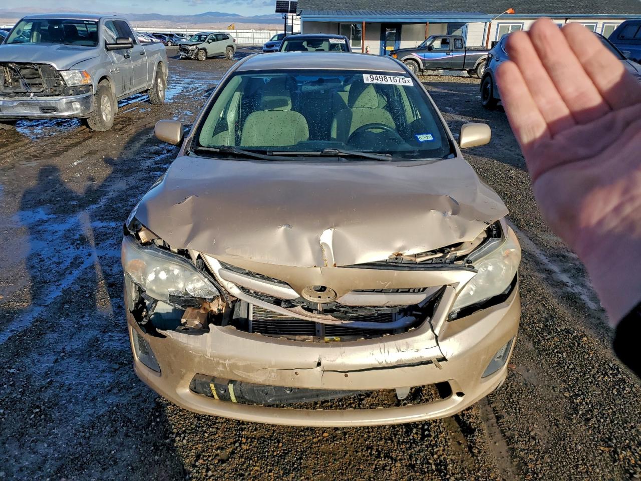 Toyota Corolla Base Image 4