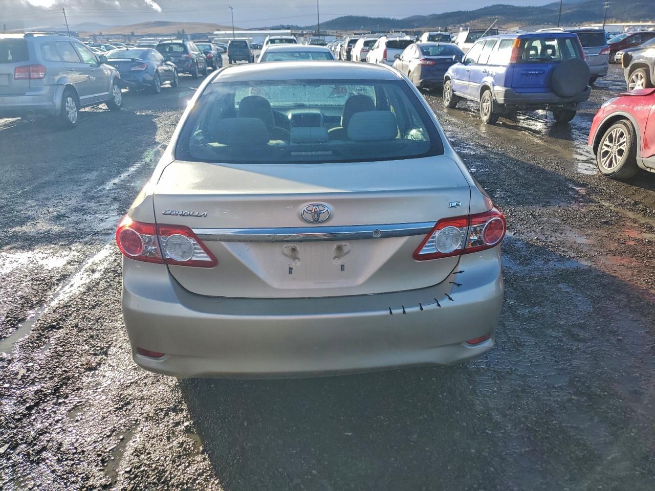 Toyota Corolla Base Image 5