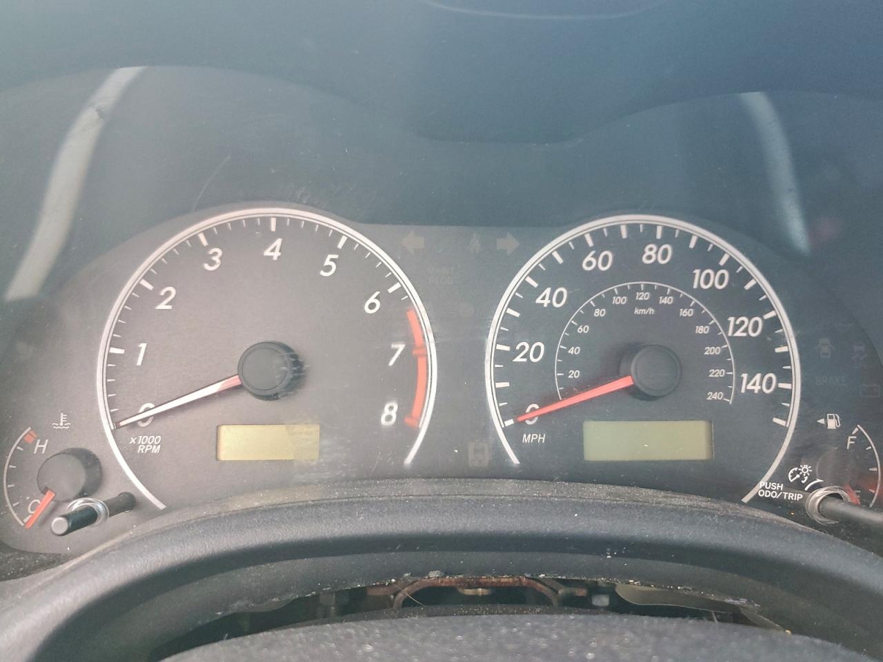 Toyota Corolla Base Image 8