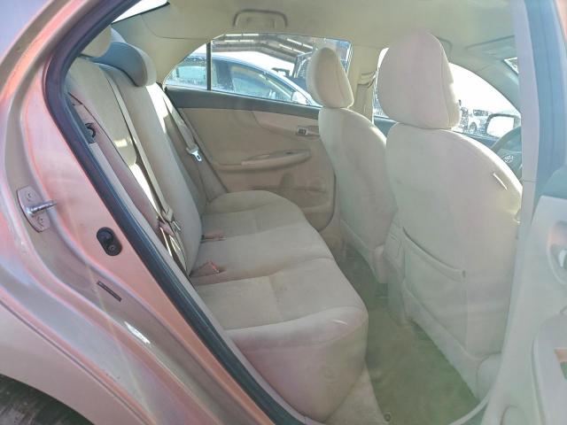 Toyota Corolla Base Image 7