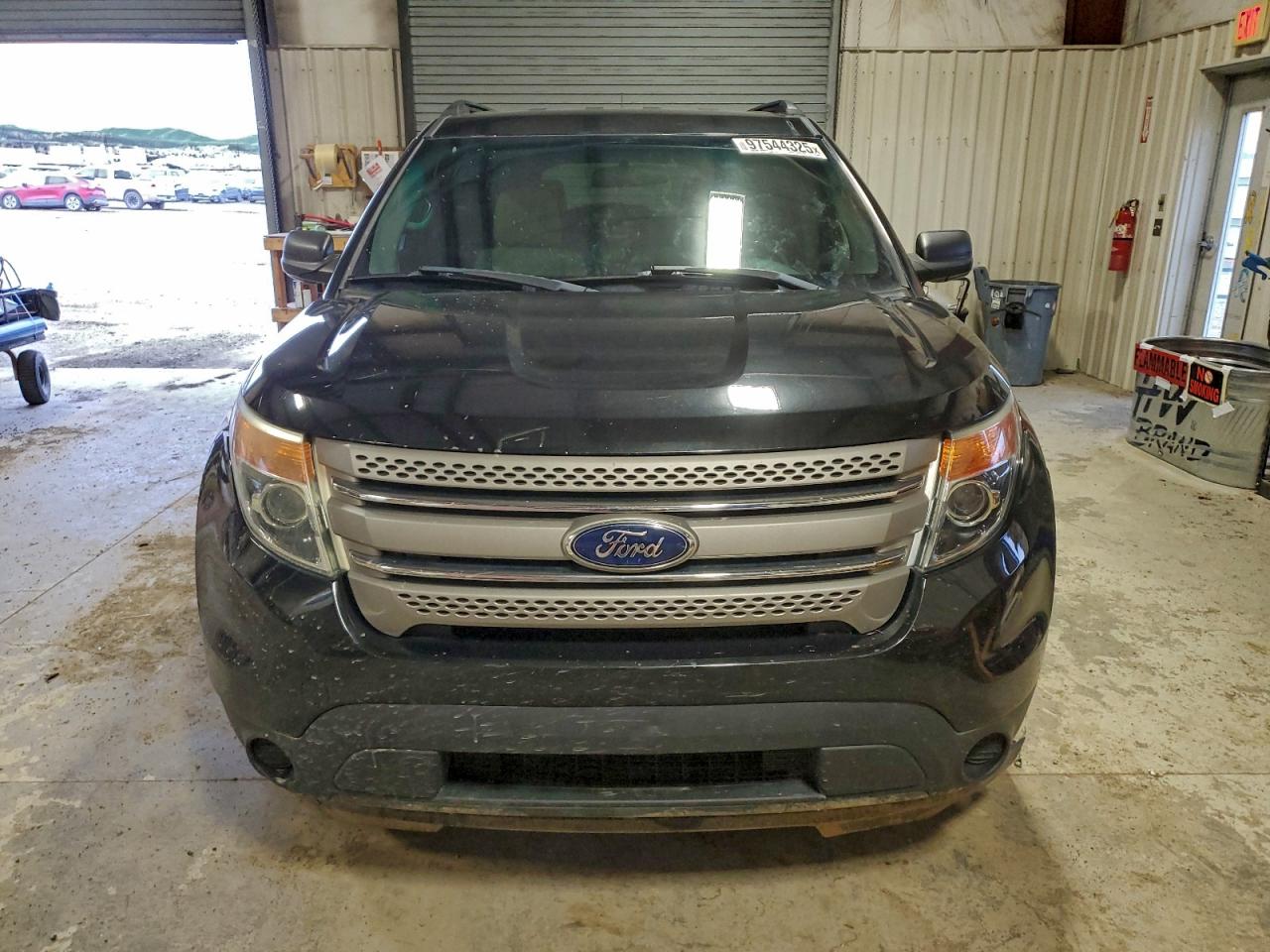 Ford Explorer Image 5