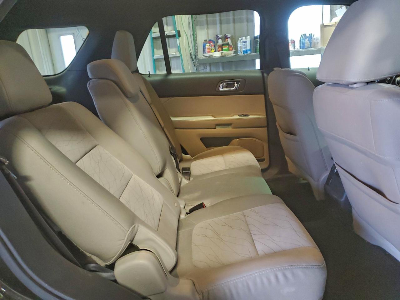 Ford Explorer Image 2