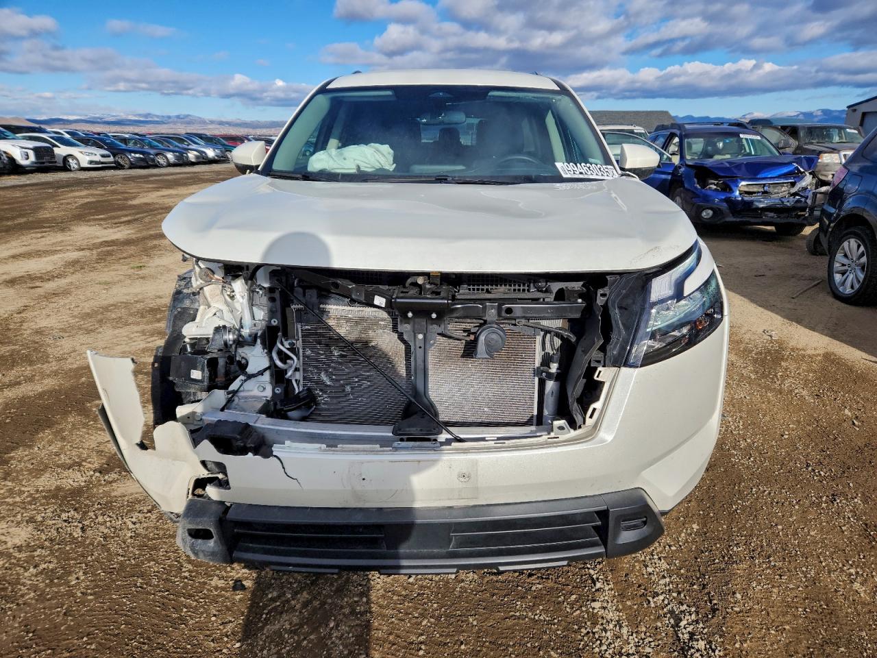 Nissan Pathfinder Sv Image 4