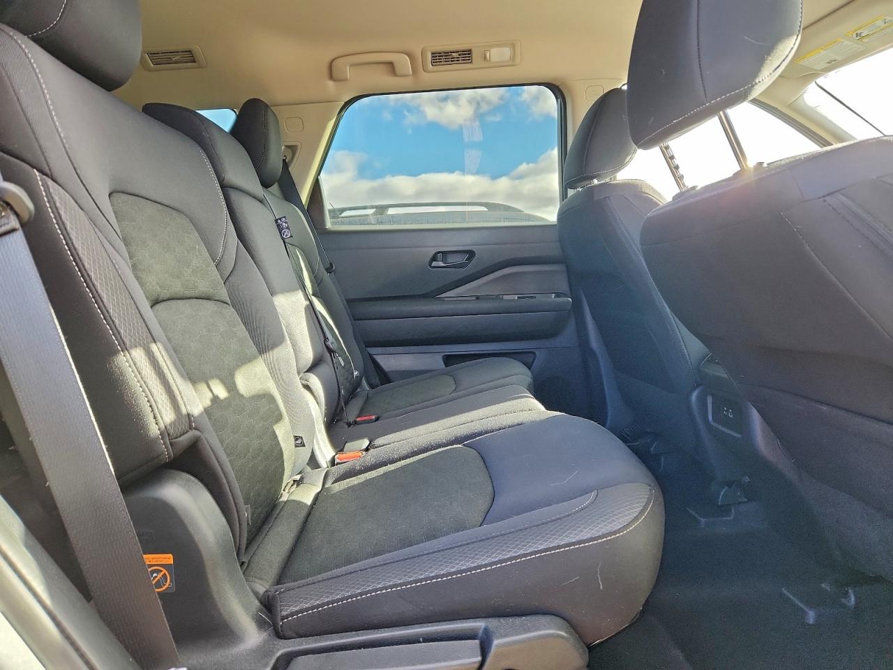 Nissan Pathfinder Sv Image 8