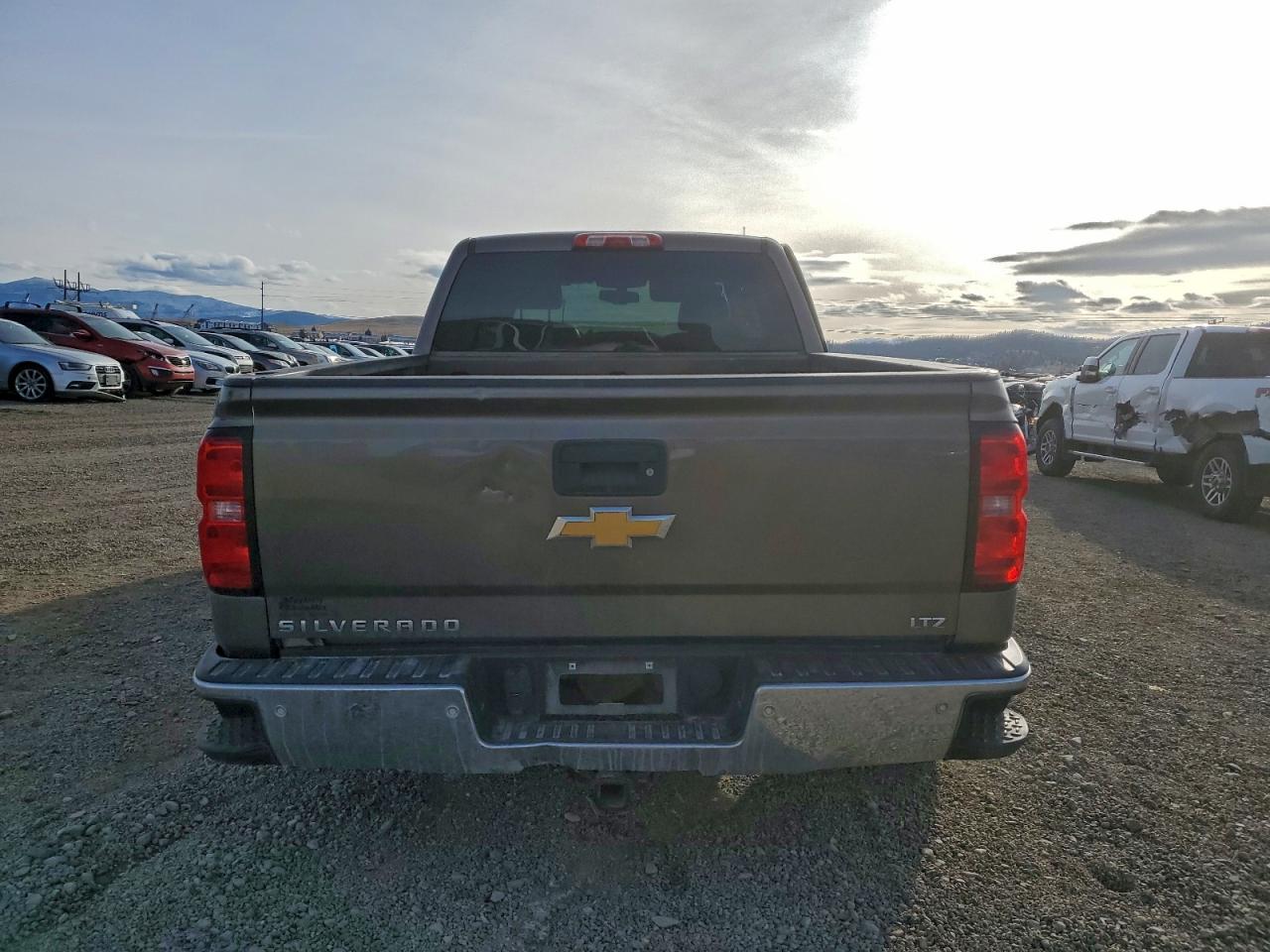 Chevrolet Silverado K1500 Ltz Image 3