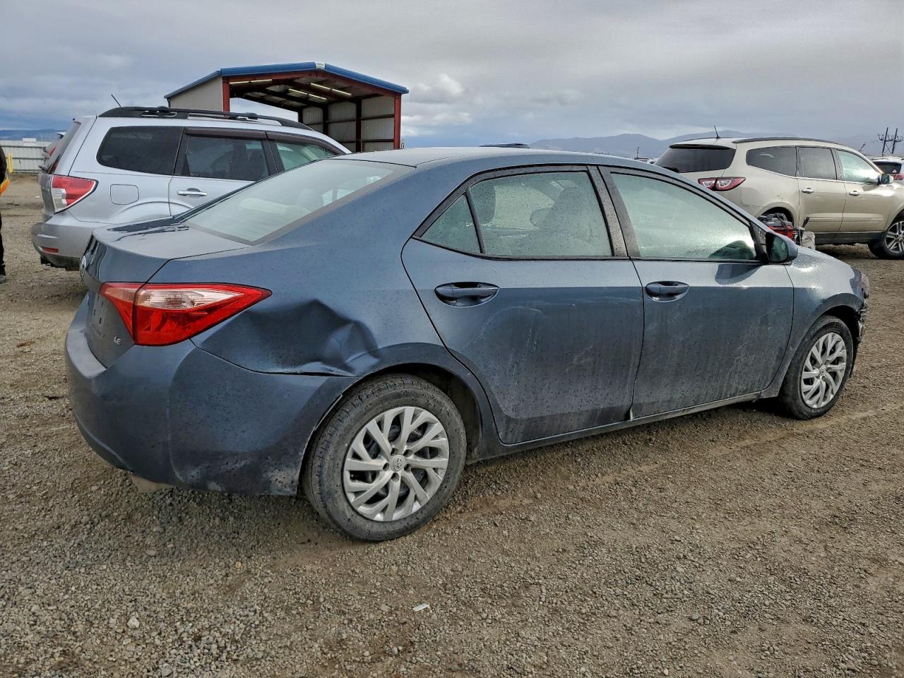 Toyota Corolla L Image 6