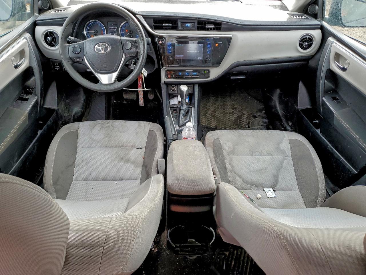 Toyota Corolla L Image 9