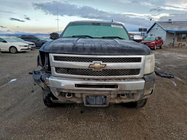 Chevrolet Silverado K1500 Image 3