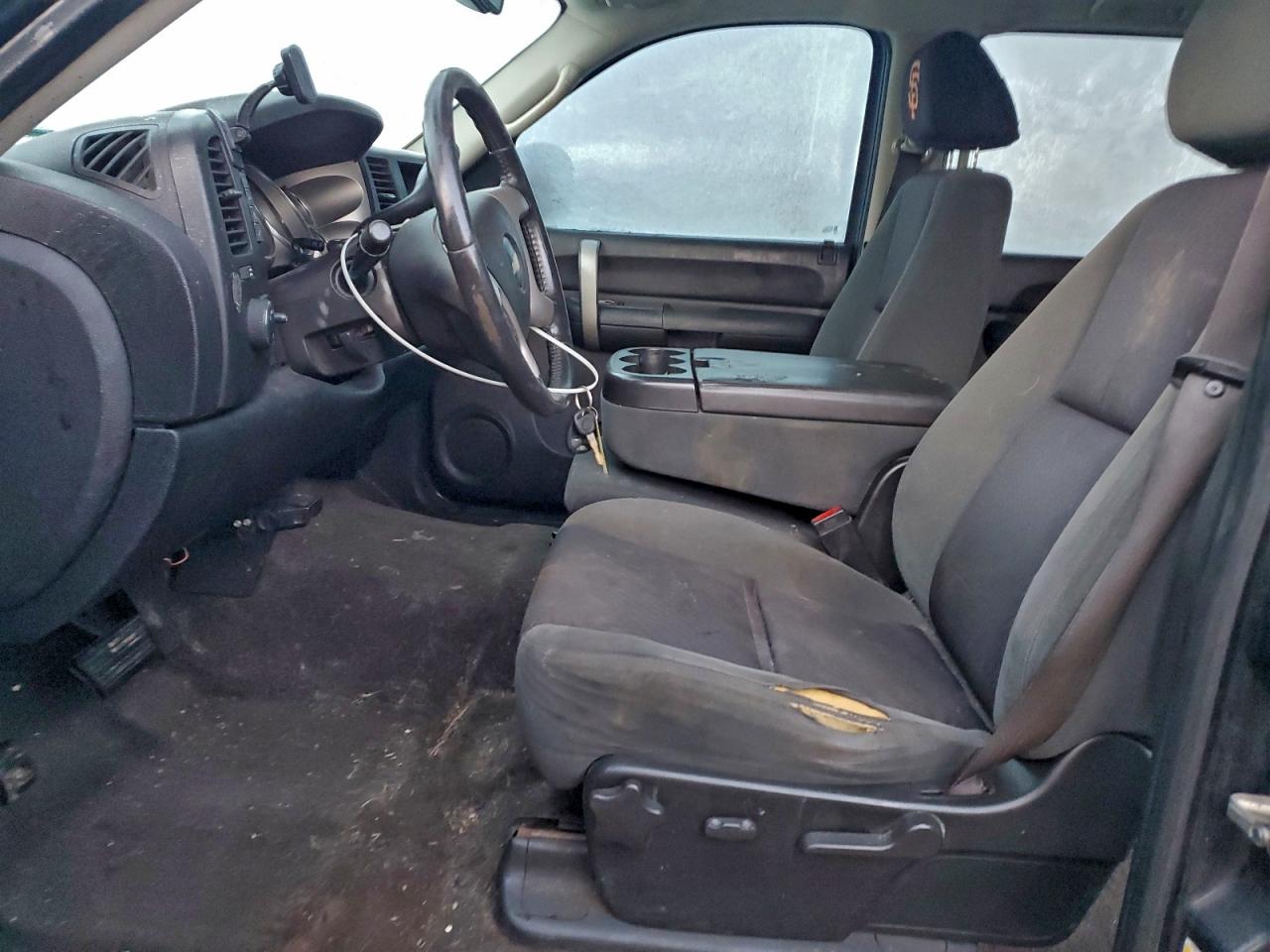 Chevrolet Silverado K1500 Image 6