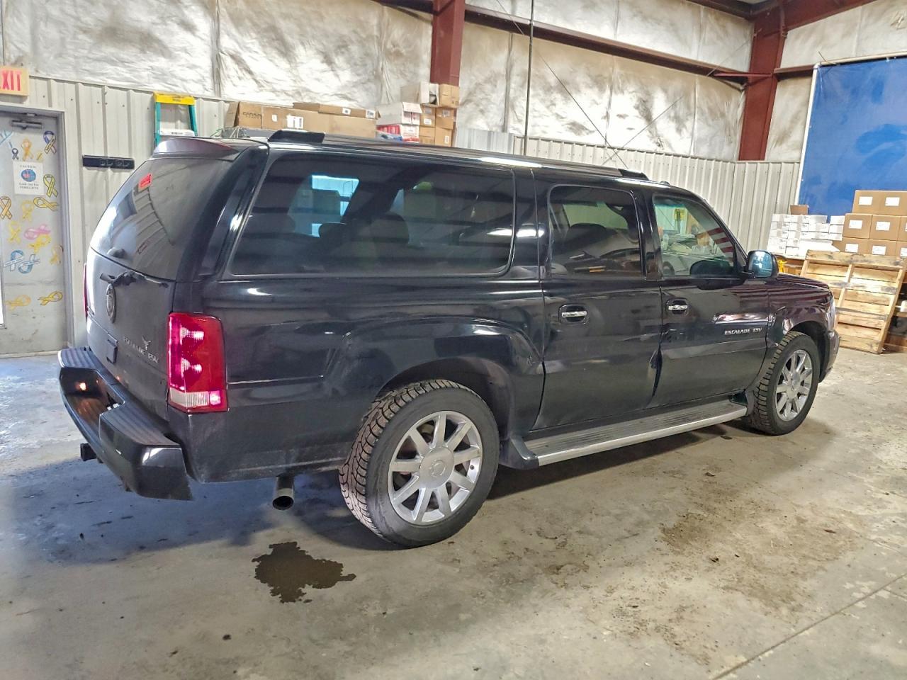 Cadillac Escalade Esv Image 2