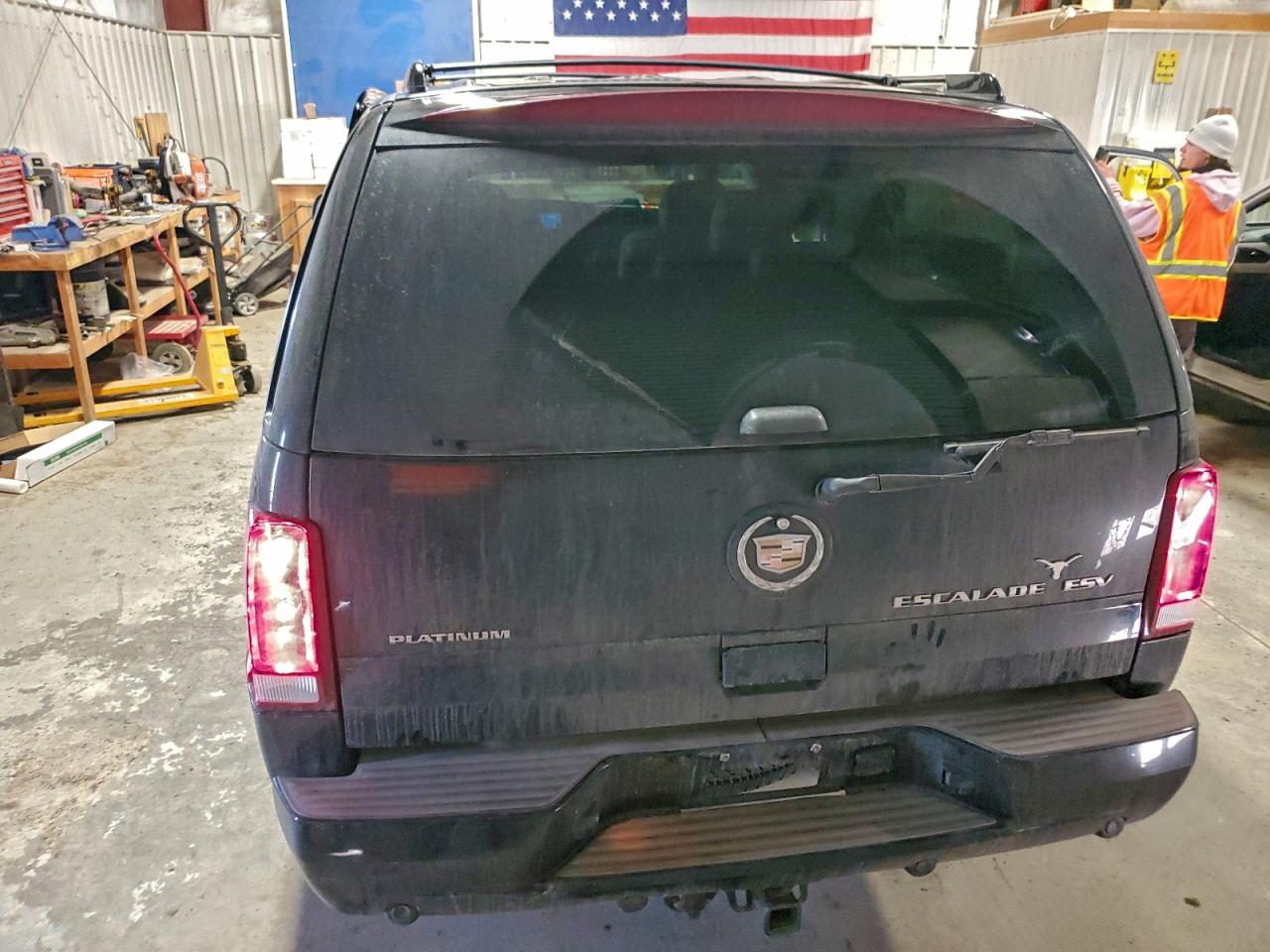 Cadillac Escalade Esv Image 13